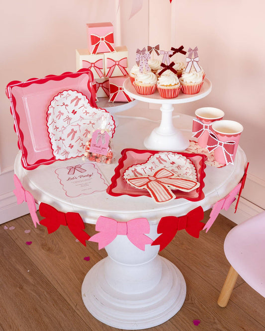 Bow Pattern Dinner Napkin