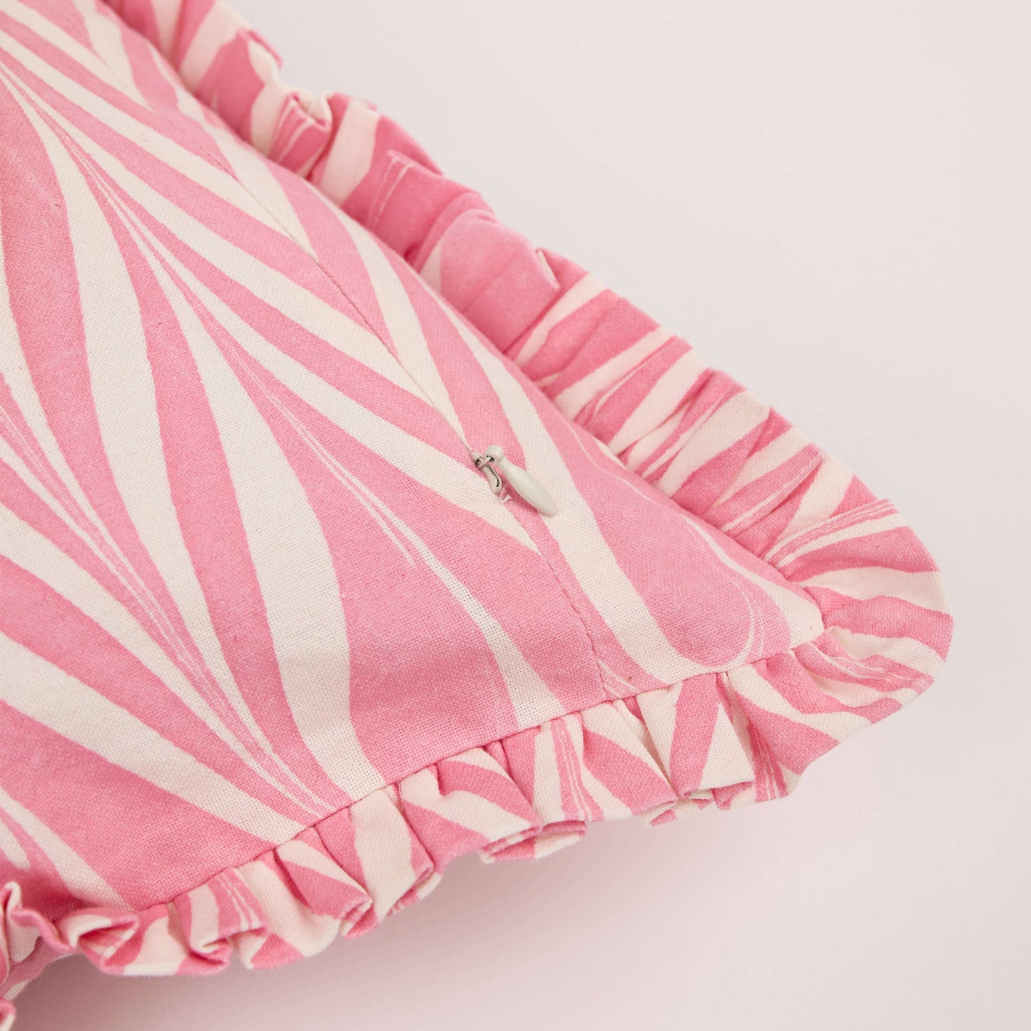 MARBLED COTTON RUFFLED CUSHION COVER - BANYAN PINK