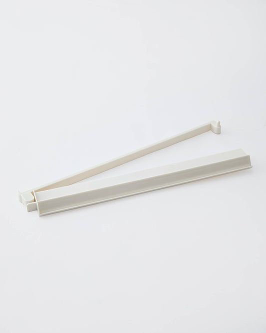 Oh My Mahjong - White Acrylic Rack and Pusher Set