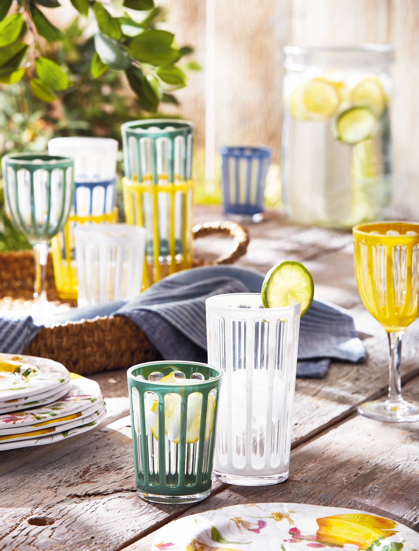 Villa Acrylic DOF Yellow Everyday