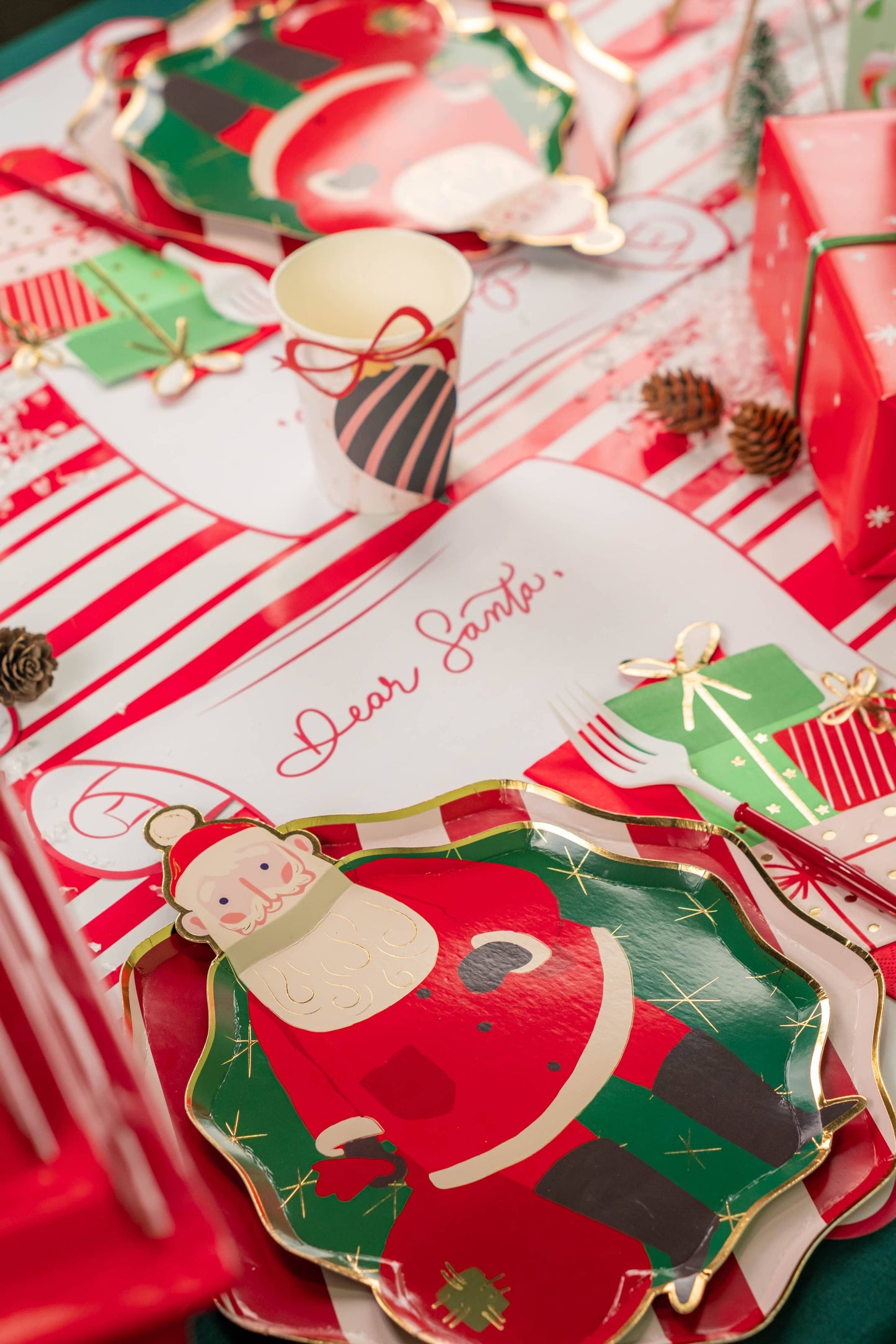 Holiday Stripes Dinner Paper Plates