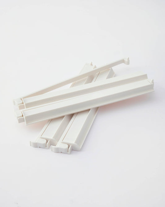 Oh My Mahjong - White Acrylic Rack and Pusher Set